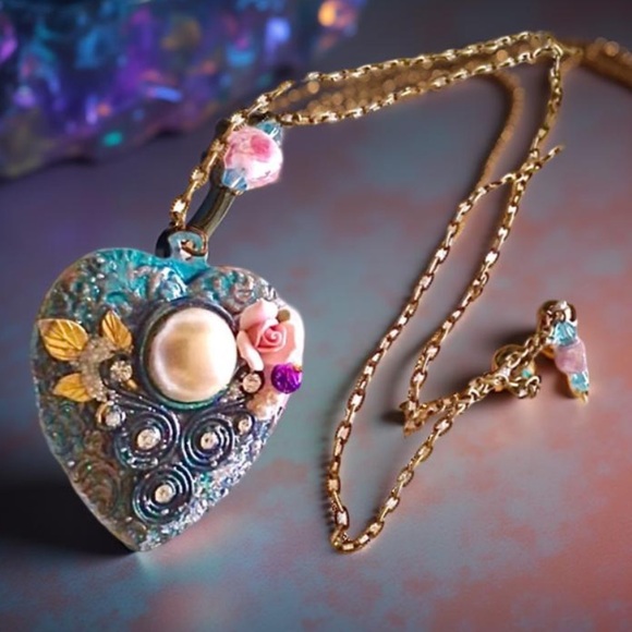 Handcrafted Heart Necklace with Handcrafted chain - Picture 3 of 15